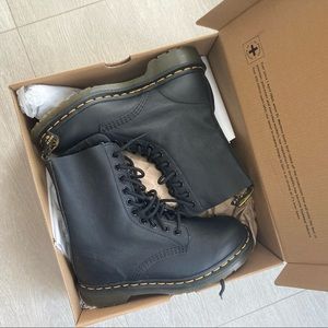 Dr martens 1940 mid calf virginia leather boots